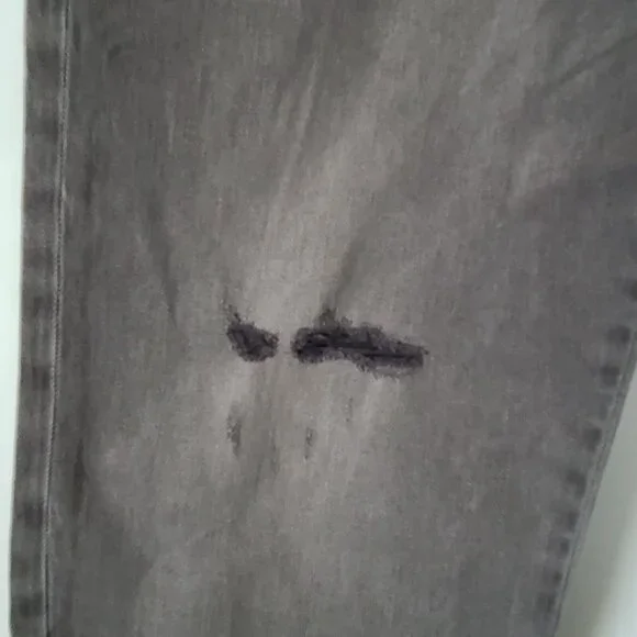 Anthropologie Pilcro The Borrowed Boyfriend Jeans Sz 32 Gray Distressed NWOT - Picture 10 of 14